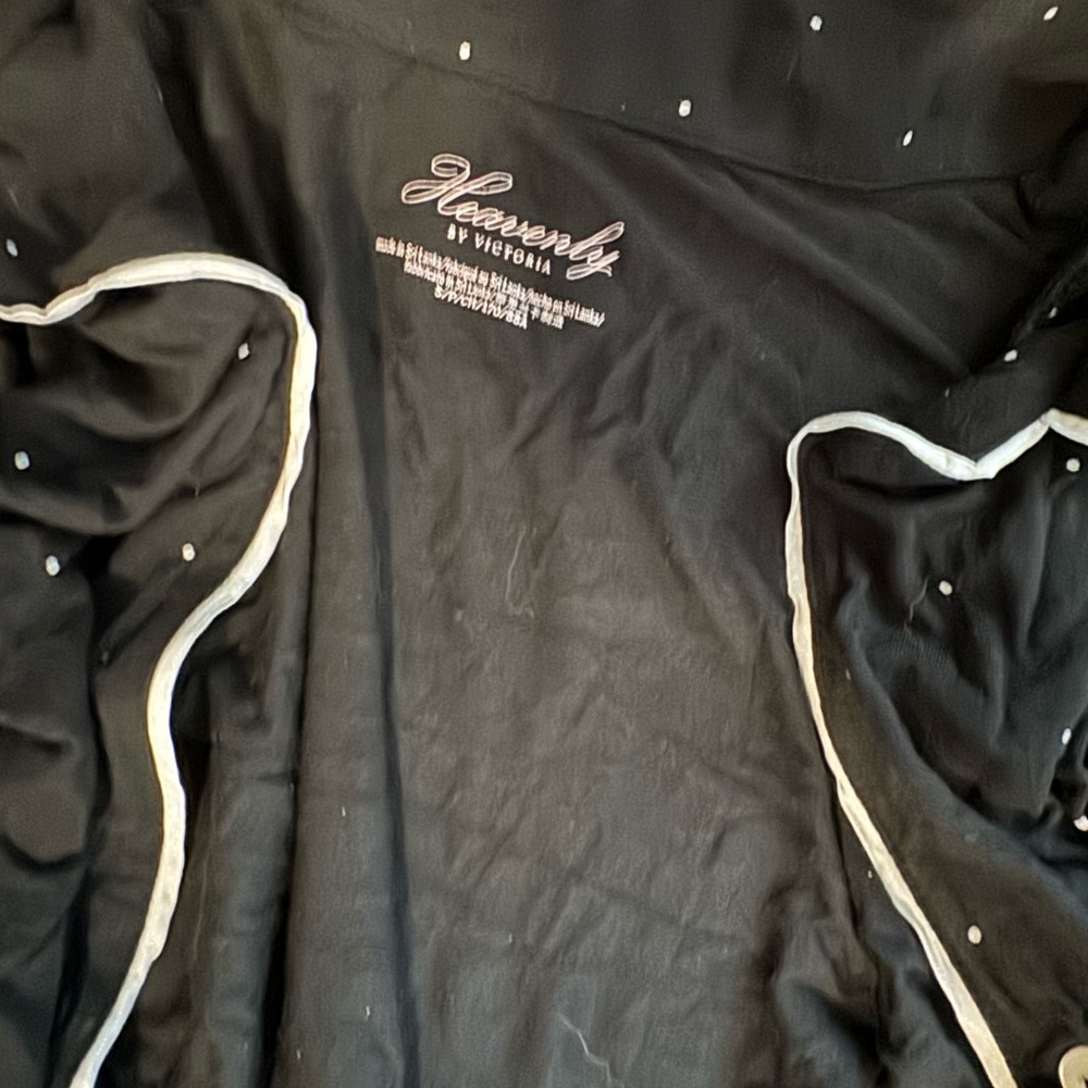 Victoria Secret Model pjs - Picture 2 of 3